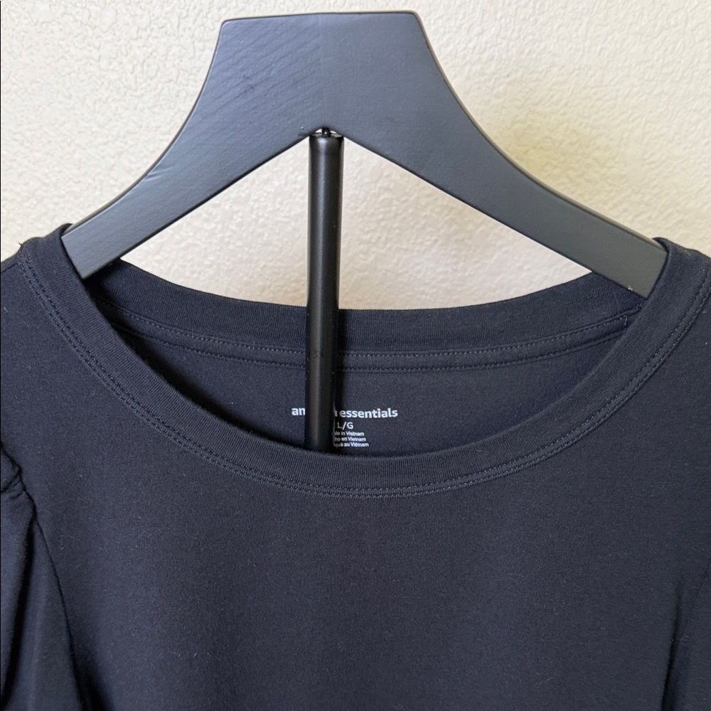 Amazon Essentials Black Puff Sleeve Tee - Picture 2 of 9